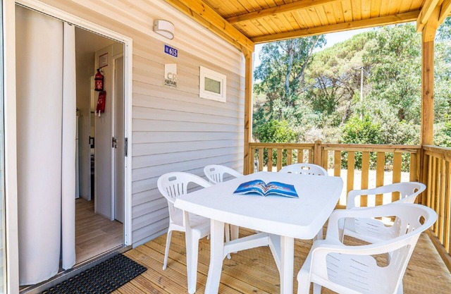 Hermoso apartamento en villa para 6 personas con piscina, WIFI, A/C, TV y terraza