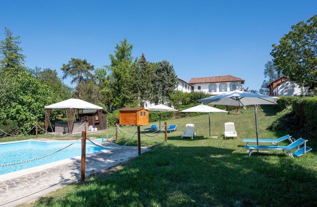 Bonito apartamento en villa para 6 personas con A/C, WIFI, piscina, terraza y mascotas permitida