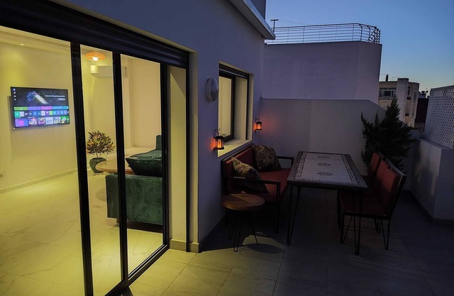 Lovely Apt terrace in the heart of Rabat.2 min walk to Four Season Bab Al Bahr