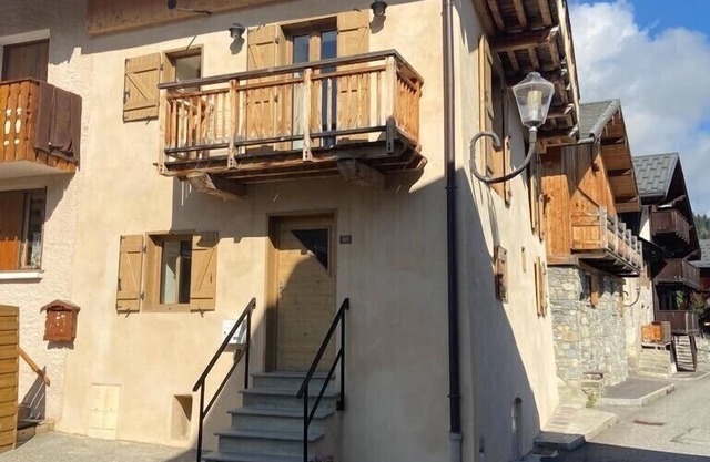 Precioso chalet a cinco minutos de los principales ascensores en Meribel. Servicio de autobús gratuito.