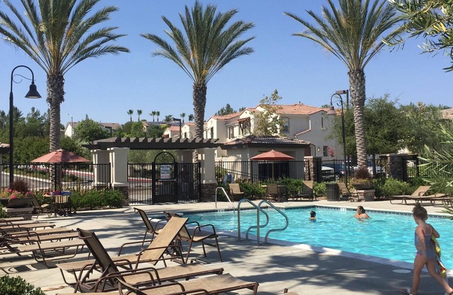 Condominio a estrenar en el corazón de Temecula (mínimo 30 días)