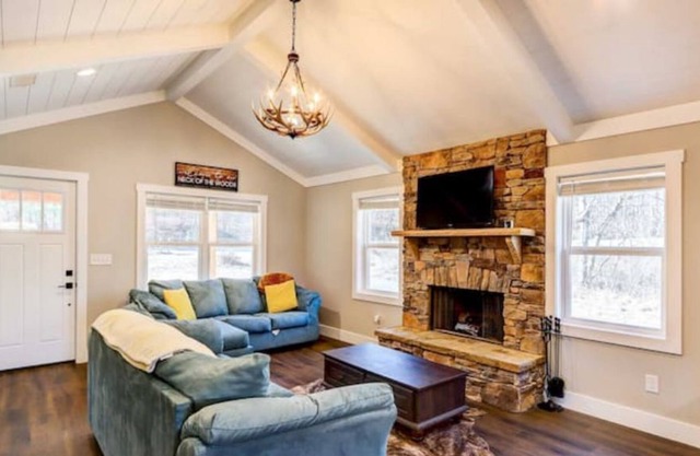 Lovely Ellijay Home with a Cabin feel and Beautiful views