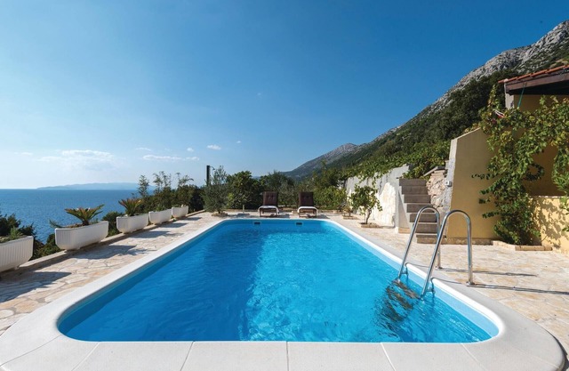 Preciosa casa en Dingac