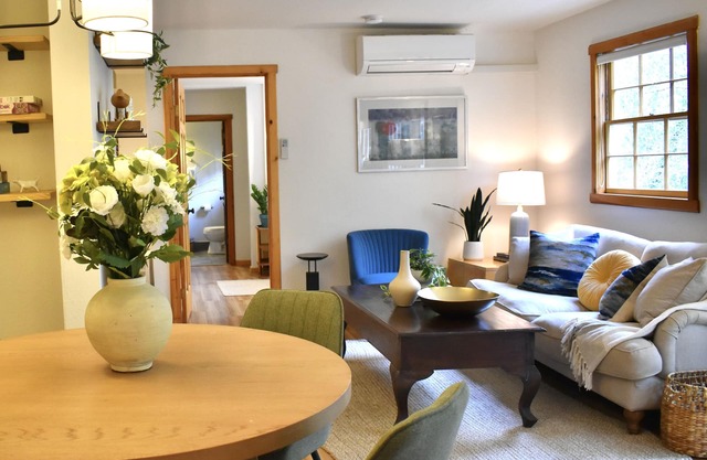 Amplio y tranquilo apartamento de 1 dormitorio con jardín en el magnífico Marin Central, a 30 minutos de SF