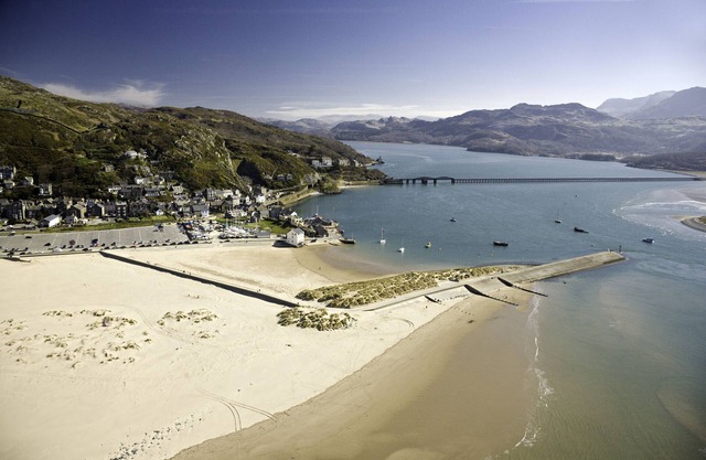 Lovely Large Home 10 Minute Walk to Barmouth Beach