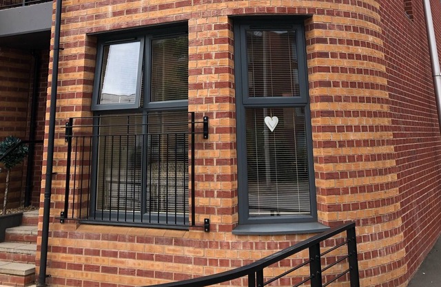 Encantadora casa de pueblo de 4 dormitorios con vistas al canal de Swansea