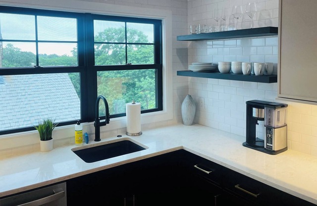 Lovely, quiet Boston condo with free street parking