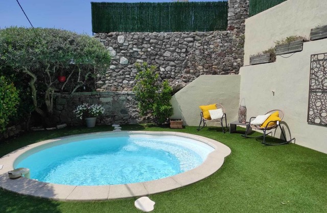 Lovely village house with a warm, festive character, just for you.