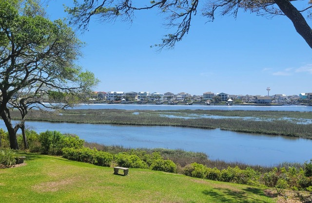 Waterway Garden Apt 2BR / 1BA Se admiten mascotas WIFI Ropa de cama Cocina recientemente renovada