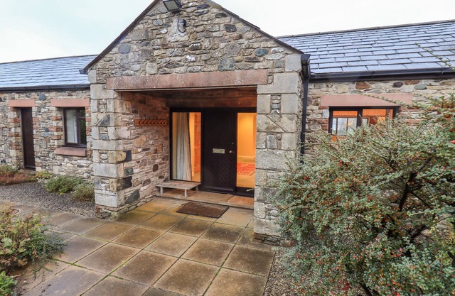 LOW HOUSE, with open fire in Penrith