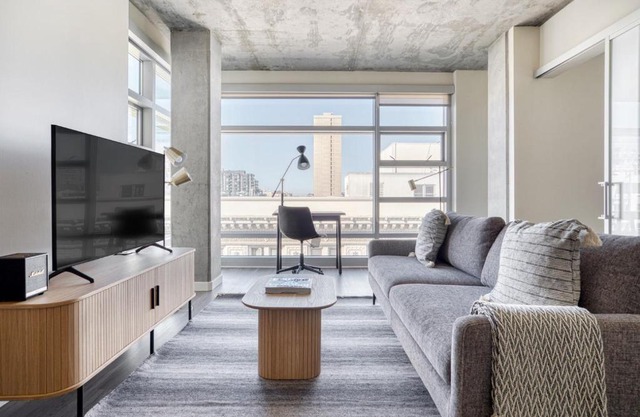 Lower Nob Hill 2BR w Gym Roof nr bars SFO-691