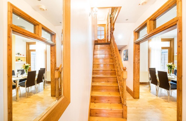 LT The Gate House 3 Bed-Casa-Confortable-Baño tipo “wet room”-Patio