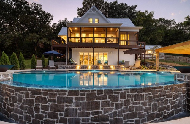 Lucky 13 Farms - Secluded Estate w/ Heated Infinity Pool