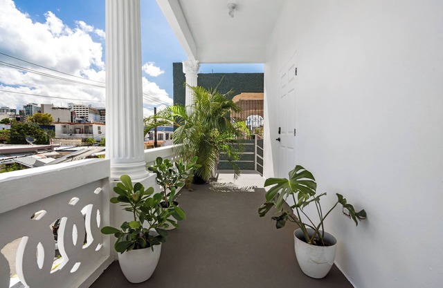 Luna - Acogedor Refugio en Santurce — Cálido y Estiloso