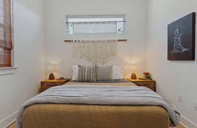 Luna House 3 Min from Airport Easy Stay