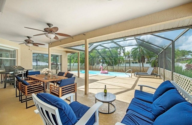 Lux Naples! Heated Pool ~ Fenced Yard ~ Near Beach