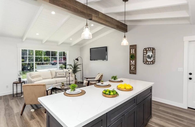 Lux Pool Oasis, 3BR,Chic Kitchen