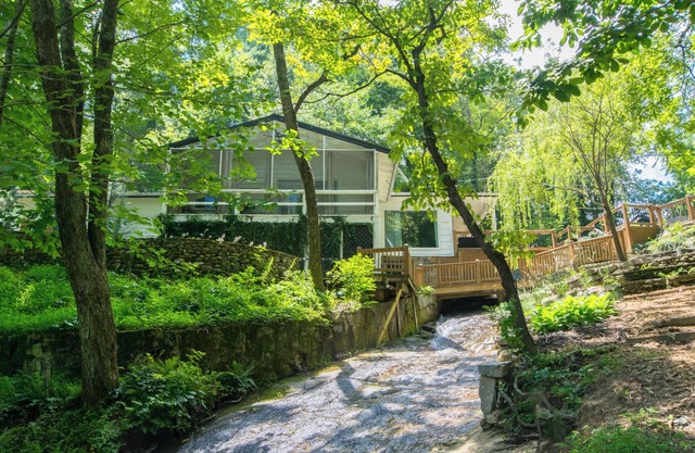 Luxe 3BR w/ Private Waterfall | 15 min to Town