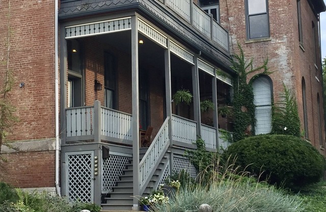Alojamiento de lujo en la histórica plaza Lafayette