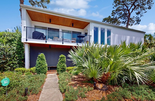 Luxe bay-view escape with private pool, kayak, grill/ice box, & all-new interior