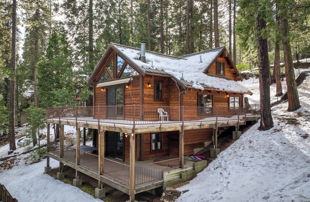 Luxe Cozy 3 BDR Cabin w/Jacuzzi near Pinecrest Lake, Dodge Ridge & Cold Springs
