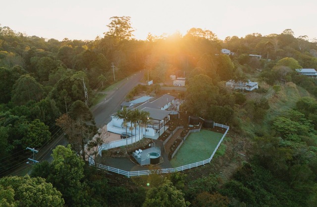 Luxe Hinterland Retreat