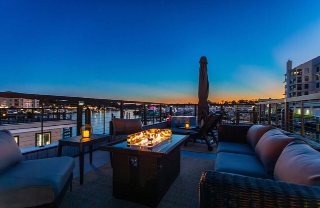 FLOHOM 11 - Serene Sunsets with 360° Views