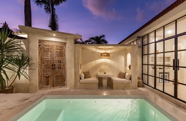 Luxe & Unique honeymoon Bocami Suites- 2 by OriVista