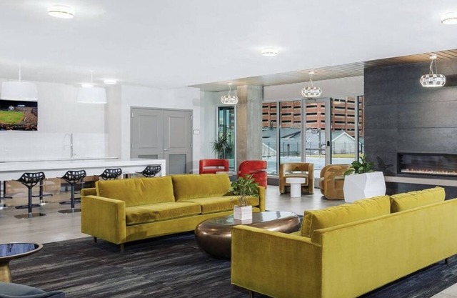 Luxe Vibe Apt BALTIMORE~Free Street Parking