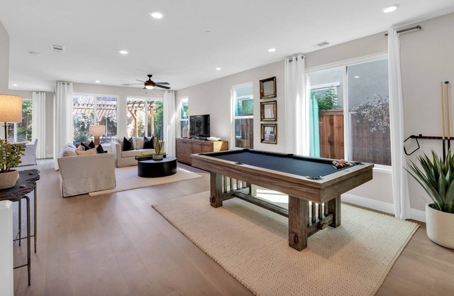 LuxeAM2: Modern 4BR, Brand New, Pool Table LUXURY