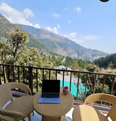 Luxeevista - By Navodayans