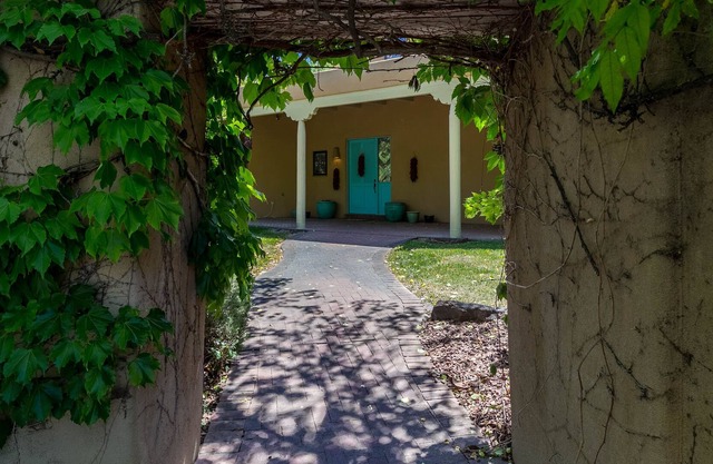 Luxurious and Lush Villa near the river