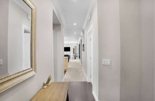 Luxurious 2 bedroom / 2 full bath condo in Mission Valley West!