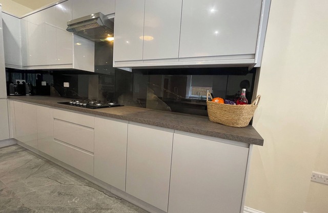 Luxurious 4 Bdroom Family Home