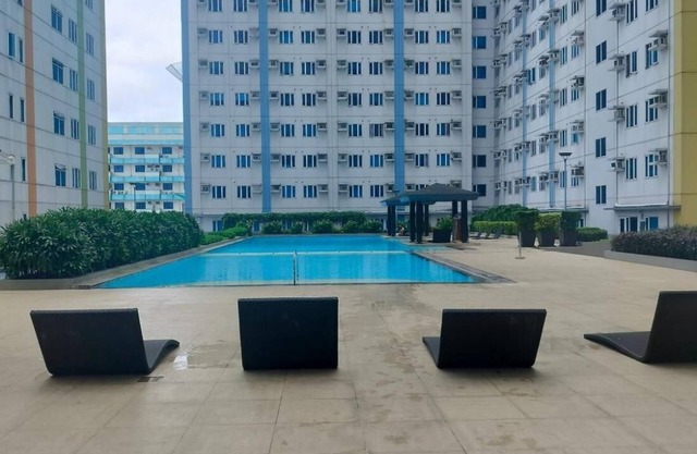 Luxurious 9th Floor Studio in Quezon City With Private Pool