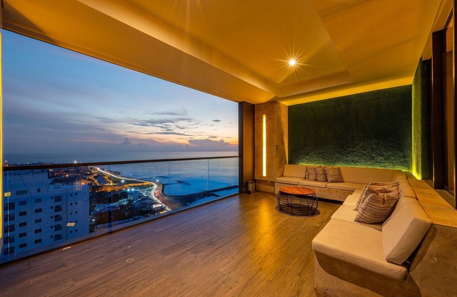 Lujoso y NUEVO con Vista al Mar y Centro Histórico