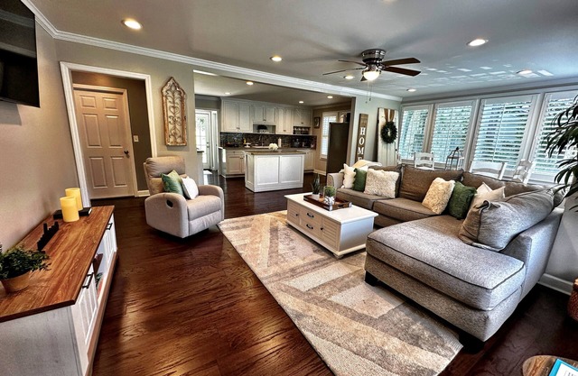 Luxurious and Cozy Midtown Home Near Fort Moore and Uptown