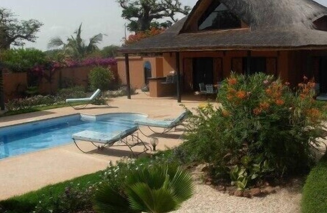 Un prestigioso apartamento para 7 personas con piscina privada de5x10 a 400m de la playa privada.