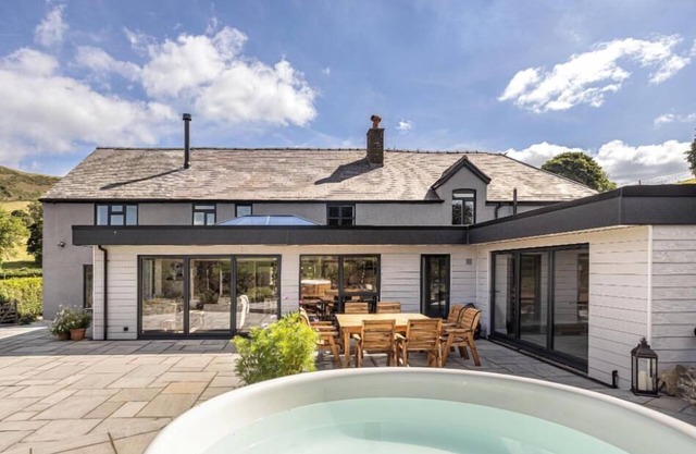 Luxurious countryside retreat set in 9 acres of land, featuring a games room and hot tub