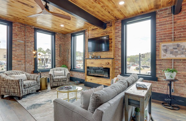 Luxurious Downtown Murphy Vacation Rental Loft!