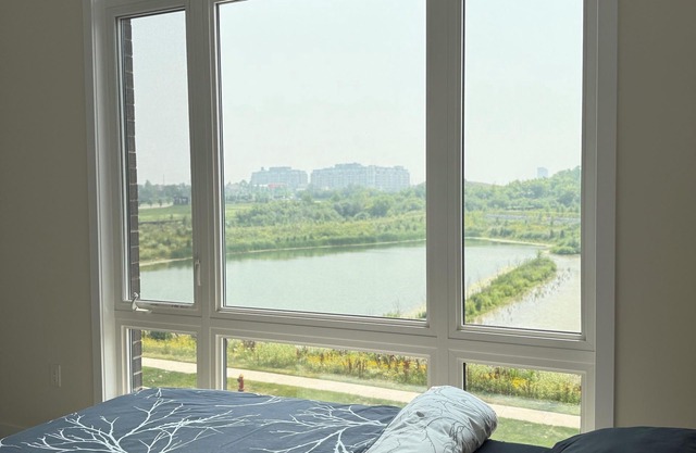 Luxurious House with pond view and Jacuzzi