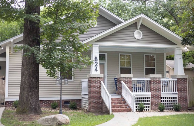 Luxurious & Newly Renovated 3 BR Bungalow - Minutes from USC - Sleeps 8