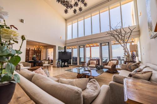 Luxurious Penthouse at Vistamar! Golf - Beachclub