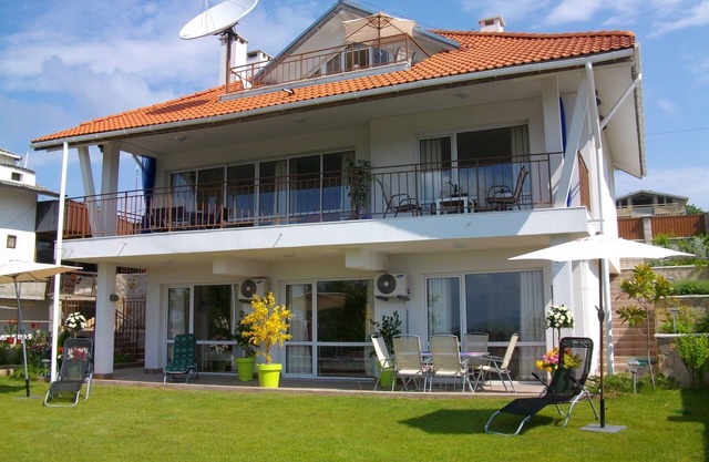 villa de lujo con vistas al mar, piscina privada y capacidad para 8