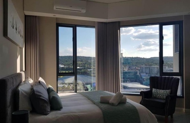 Luxury 1 bedroom apartment in vibrant Menlyn Maine