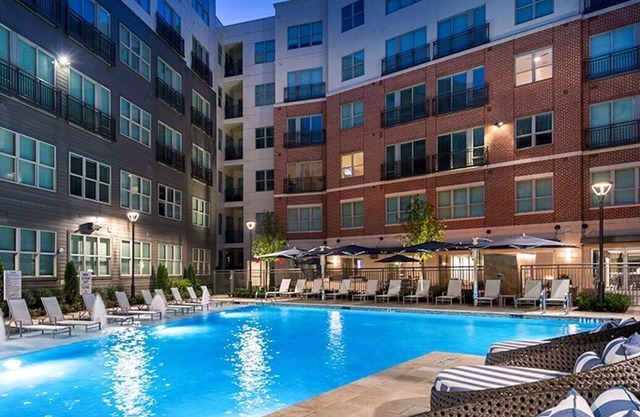 Luxury 1Bed / 1 Bath in Buckhead (Full Service Building)