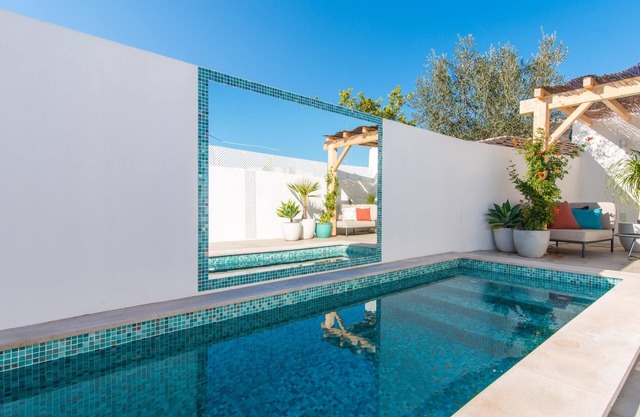 Casa de lujo de 2+1 dormitorios con piscina privada