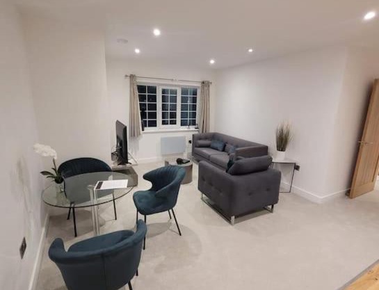 Luxury 2 Bed Apartment In The Heart Of Rochester
