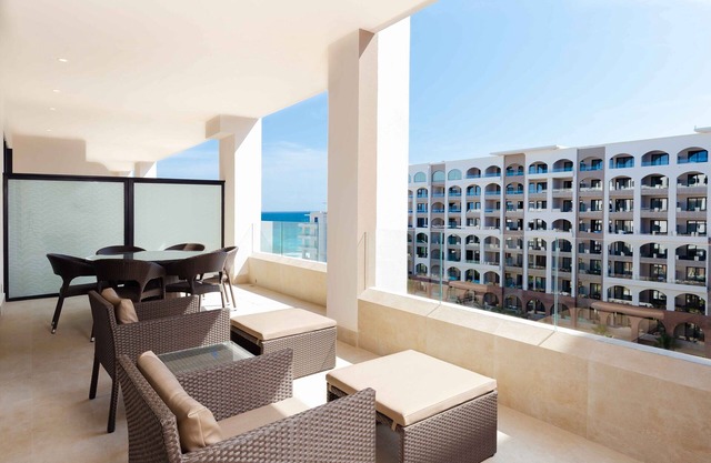 Luxury 2-bedroom Suite with Pool View in upscale new San José del Cabo resort