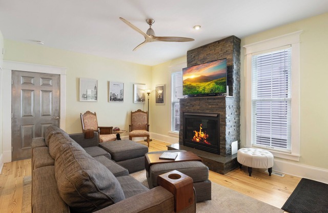 Luxury 2 Bedroom 1.5 Bath Town Home/ Walk to Elmwood/ Garage/ EV Charger/ AC